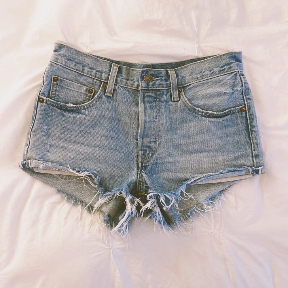Levi’s high rise denim shorts